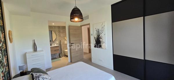 Appartement à vendre 4 pièces BANDOL (83) + 2 parkings + terrasse