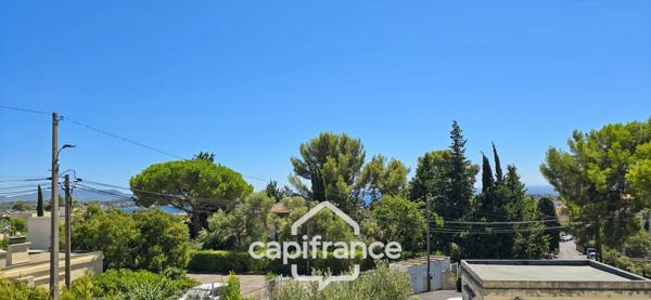 Appartement à vendre 4 pièces BANDOL (83) + 2 parkings + terrasse