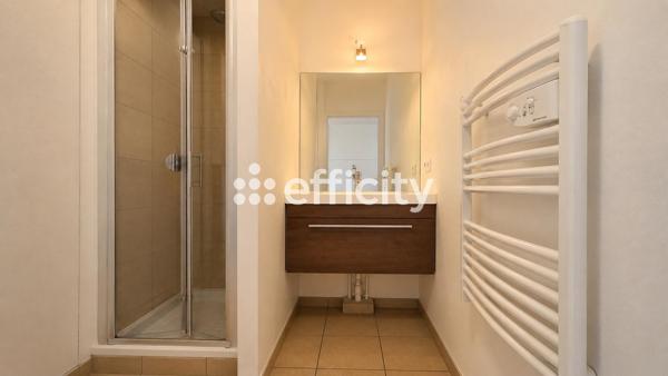 Appartement
         4 pièces
        - 107 m² 400 000 € *