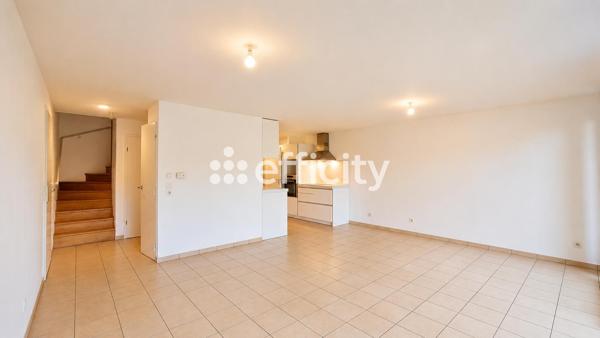 Appartement
         4 pièces
        - 107 m² 400 000 € *