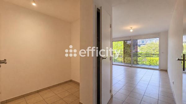 Appartement
         4 pièces
        - 107 m² 400 000 € *