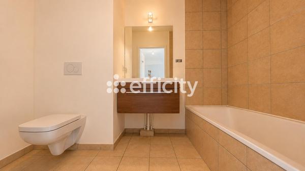 Appartement
         4 pièces
        - 107 m² 400 000 € *