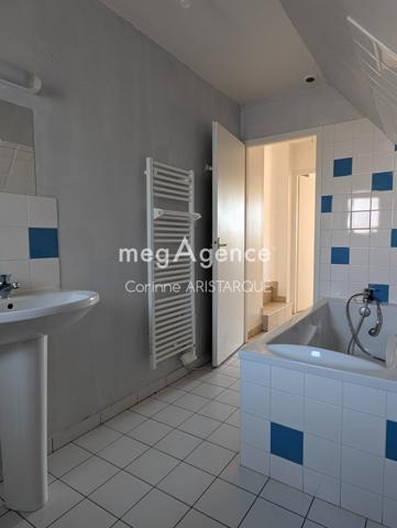 Immeuble à CHERBOURG-EN-COTENTIN, 50110 - 237m²