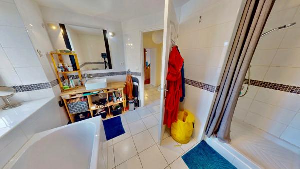 Charmante Maison en Pierre au coeur du village de Saint Maurice de Rotherens