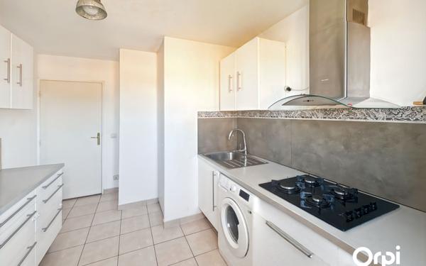 Appartement à vendre    3 pièces • 66,45 m2 Cogolin