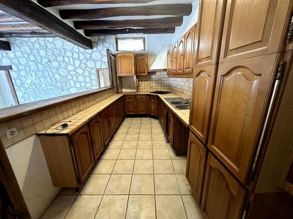 Maison familiale Villeneuve La Guyard 8 pièce(s) 202 m2