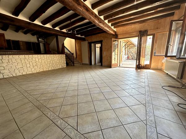 Maison familiale Villeneuve La Guyard 8 pièce(s) 202 m2