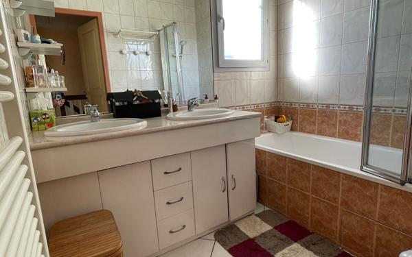 Maison à vendre    5 pièces • 108 m2 Rillieux-la-Pape