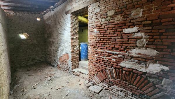 RARE :  cave ou futur appartement