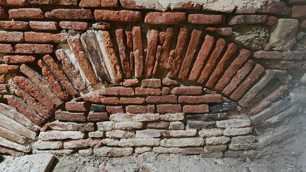 RARE :  cave ou futur appartement