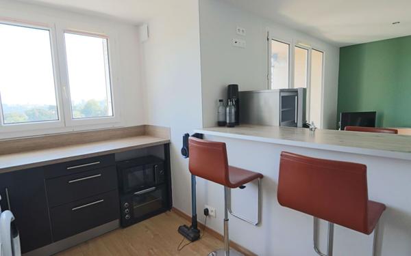 Appartement à louer    1 pièce •  Écully