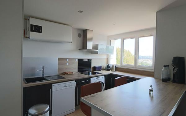 Appartement à louer    1 pièce •  Écully