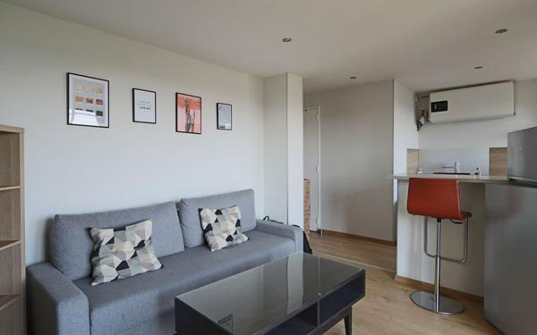 Appartement à louer    1 pièce •  Écully