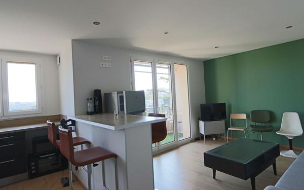 Appartement à louer    1 pièce •  Écully