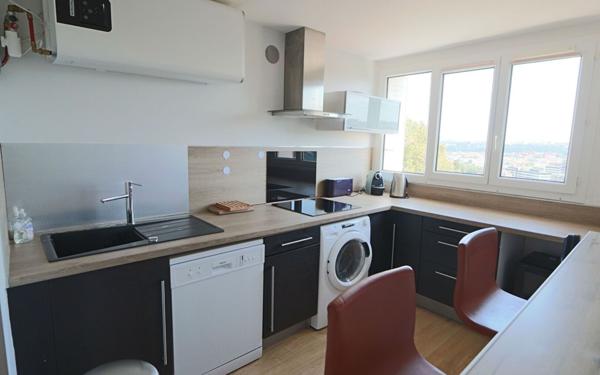 Appartement à louer    1 pièce •  Écully