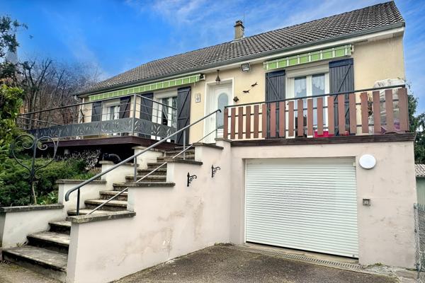 Maison
         6 pièces
        - 90 m² Exclusivité 176 000 € *