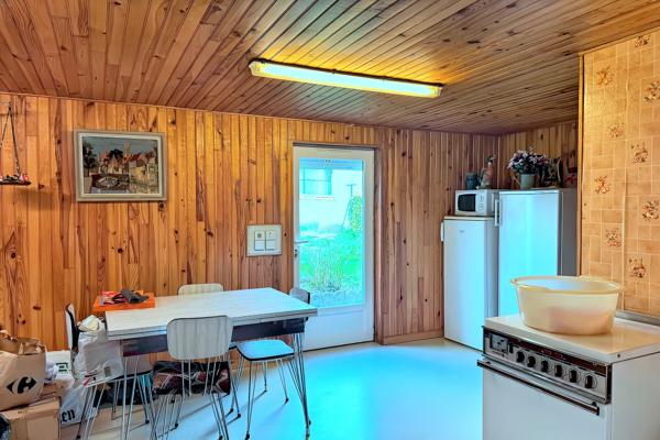 Maison
         6 pièces
        - 90 m² Exclusivité 176 000 € *