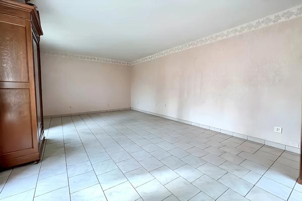 Maison
         6 pièces
        - 90 m² Exclusivité 176 000 € *