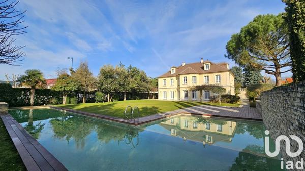 Maison 10 pièces de 350 m² à Le Vésinet (78110)