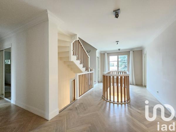 Maison 10 pièces de 350 m² à Le Vésinet (78110)