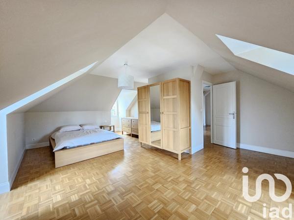 Maison 10 pièces de 350 m² à Le Vésinet (78110)