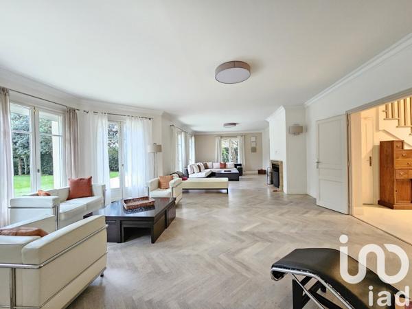 Maison 10 pièces de 350 m² à Le Vésinet (78110)