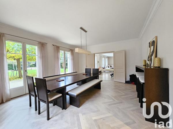 Maison 10 pièces de 350 m² à Le Vésinet (78110)