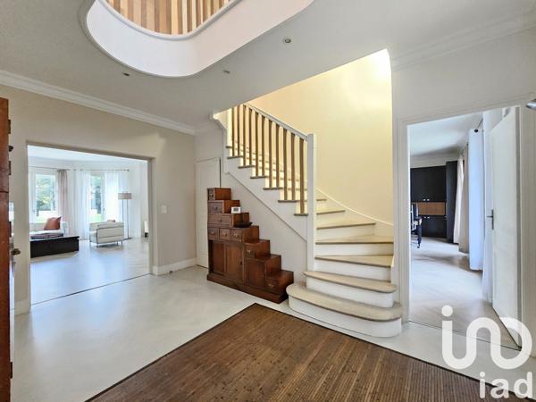 Maison 10 pièces de 350 m² à Le Vésinet (78110)