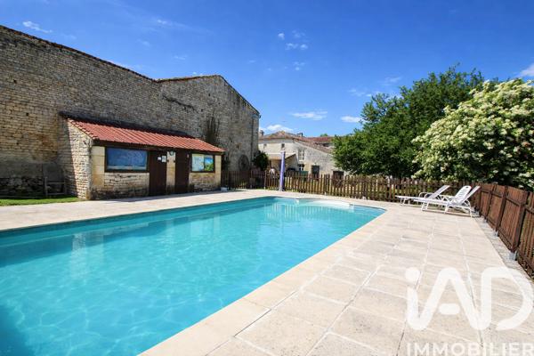 Maison à vendre 11 pièces 226 m² Saint-Fraigne