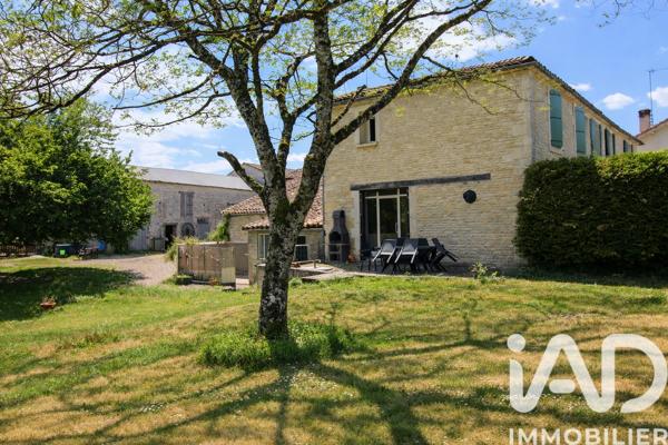 Maison à vendre 11 pièces 226 m² Saint-Fraigne