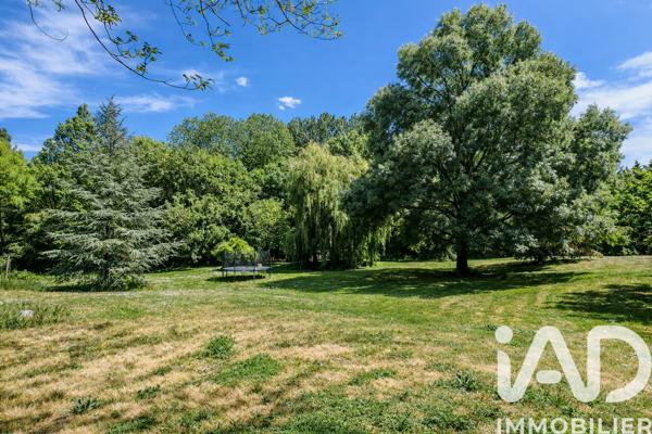 Maison à vendre 11 pièces 226 m² Saint-Fraigne