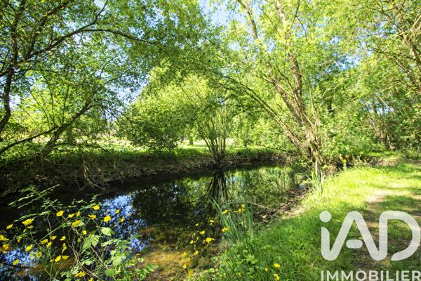 Maison à vendre 11 pièces 226 m² Saint-Fraigne