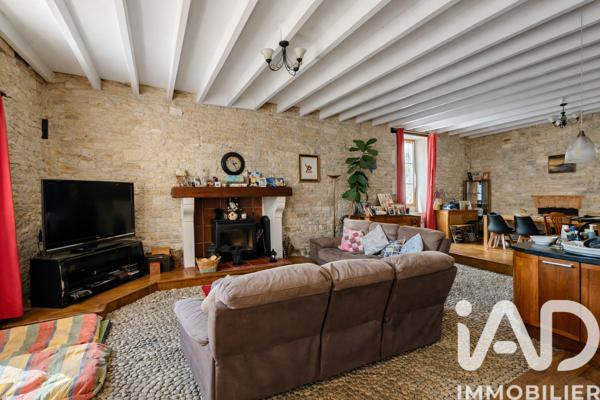 Maison à vendre 11 pièces 226 m² Saint-Fraigne