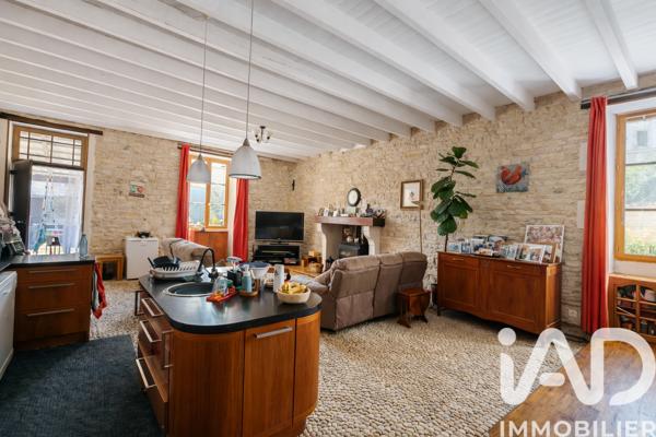 Maison à vendre 11 pièces 226 m² Saint-Fraigne