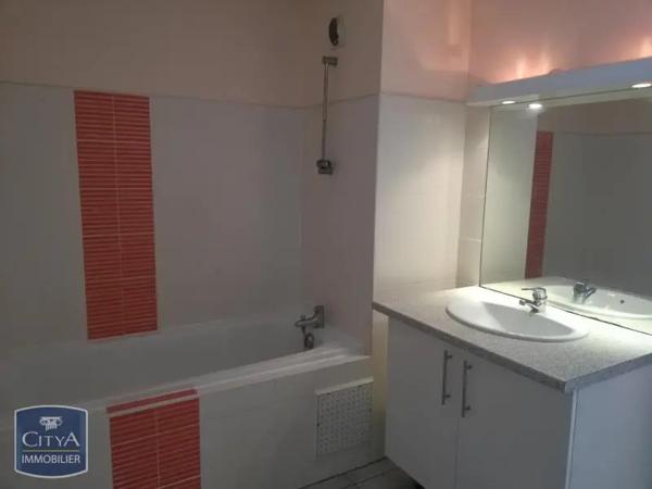 Appartement à louer 2 pièces 48.14m²