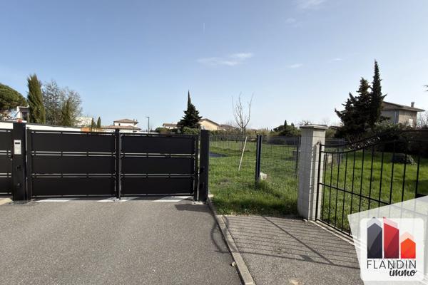 Terrain constructible 743 m² – Vernaison limite Charly – Libre constructeur