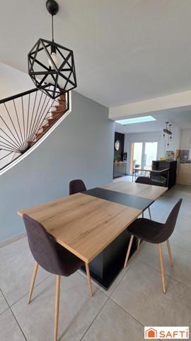 Belle maison T4 rénovée, en centre ville avec cour et garage