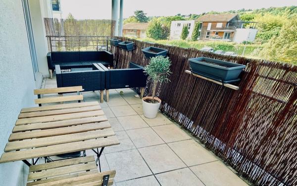 Appartement à vendre    3 pièces • 77 m2 Castanet-Tolosan