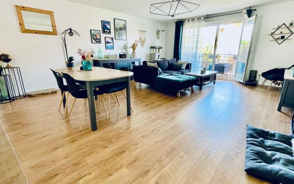 Appartement à vendre    3 pièces • 77 m2 Castanet-Tolosan