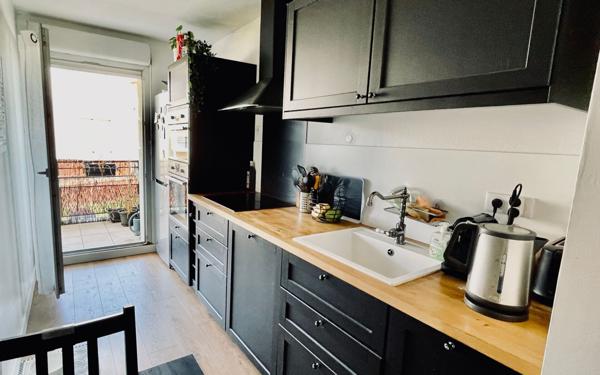 Appartement à vendre    3 pièces • 77 m2 Castanet-Tolosan