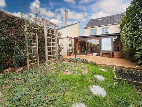 Maison Jouy Le Moutier 5 pièce(s) 115 m2