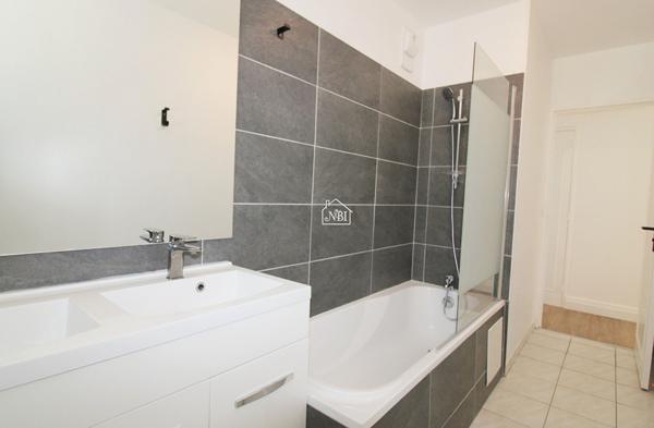 À LOUER Appartement T5 90,45 m² LAVAL