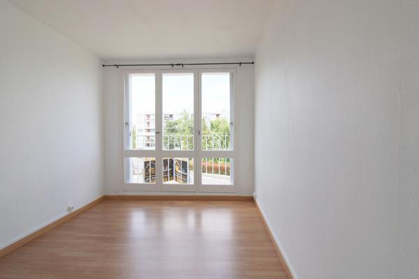 À LOUER Appartement T5 90,45 m² LAVAL