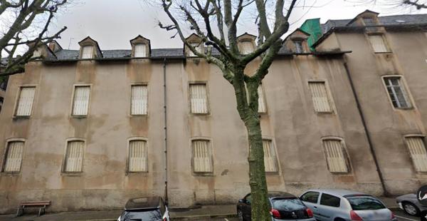Étage complet d'un immeuble- 9 lots