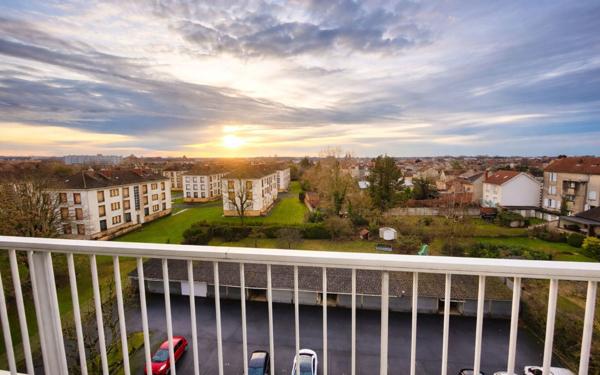 Appartement à vendre    4 pièces • 100 m2 Châlons-en-Champagne