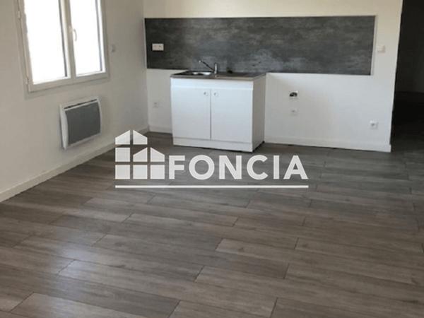 Location Appartement 2 pièces 51.37 m² - 66 AVENUE DES ALLIES Roquevaire 13360