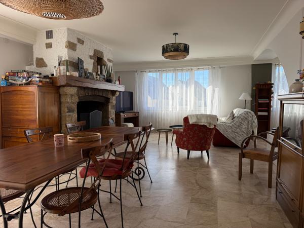 Grande maison familiale avec sous-sol