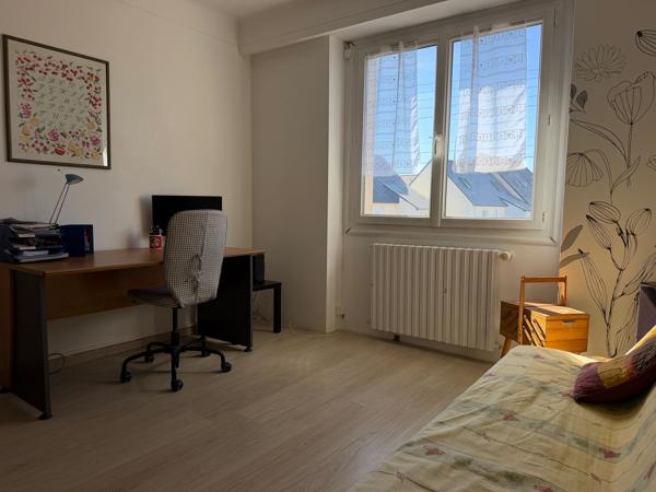 Grande maison familiale avec sous-sol