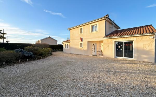 Maison à vendre    6 pièces • 165 m2 Thiviers