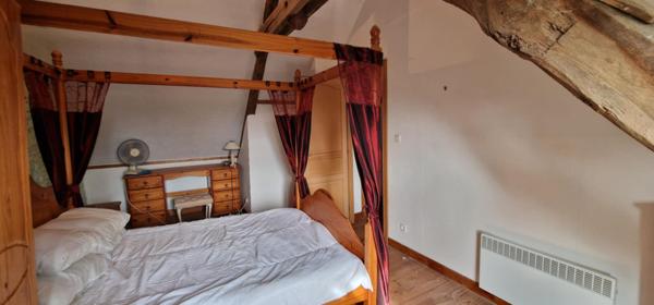 MORBIHAN Maison en pierre de 3 chambres avec allée et jardin - à rénover